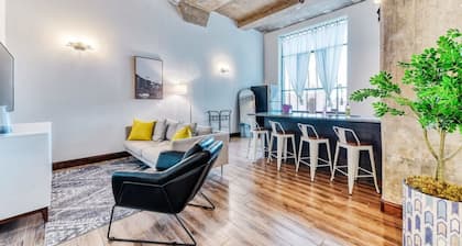 Sosuite 2BR Apt w W/d, Gym, On-site Restaurant