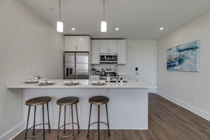 Apartment | 3 bedrooms - Sosuite 3BR Apt w Park View, W/d, Gym, Lounge (Philadelphia)