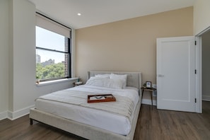 Apartment - Sosuite 3BR Apt w Park View, W/d, Gym, Lounge (Philadelphia)