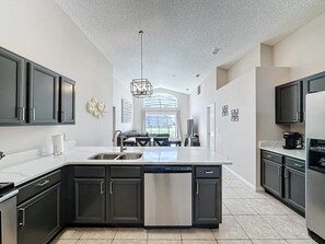 Private kitchen - 5 Star Home Private Pool & Jaccuzzifree Wi-fi 4 Bedroom Villa by RedAwning (Kissimmee)