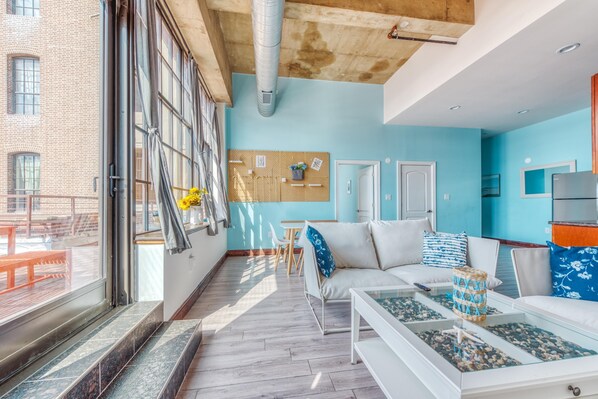 Apartment - Sosuite 2BR Apt w Patio W D Gym On-site Bar (Philadelphia)