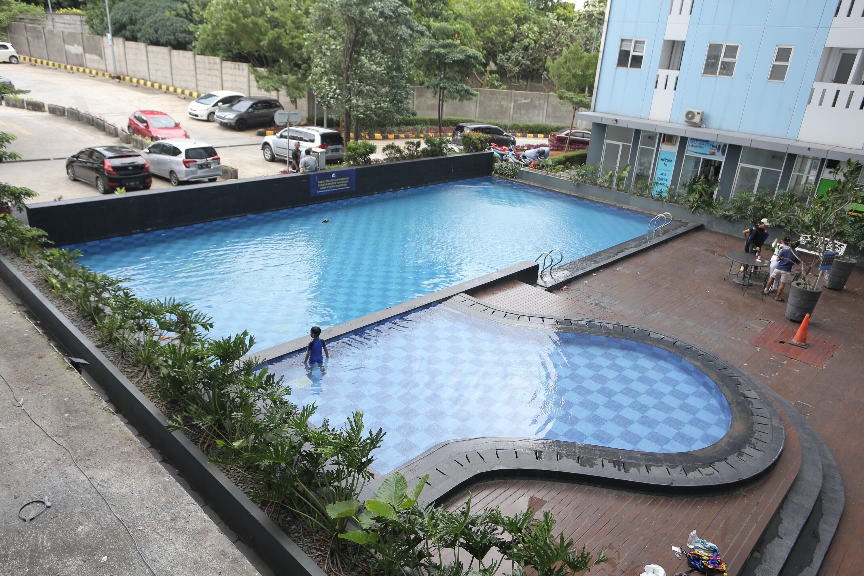 Hồ bơi ngoài trời 