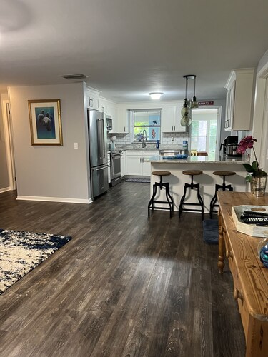 Charming 3-bedroom house with WiFi and AC in Crystal River