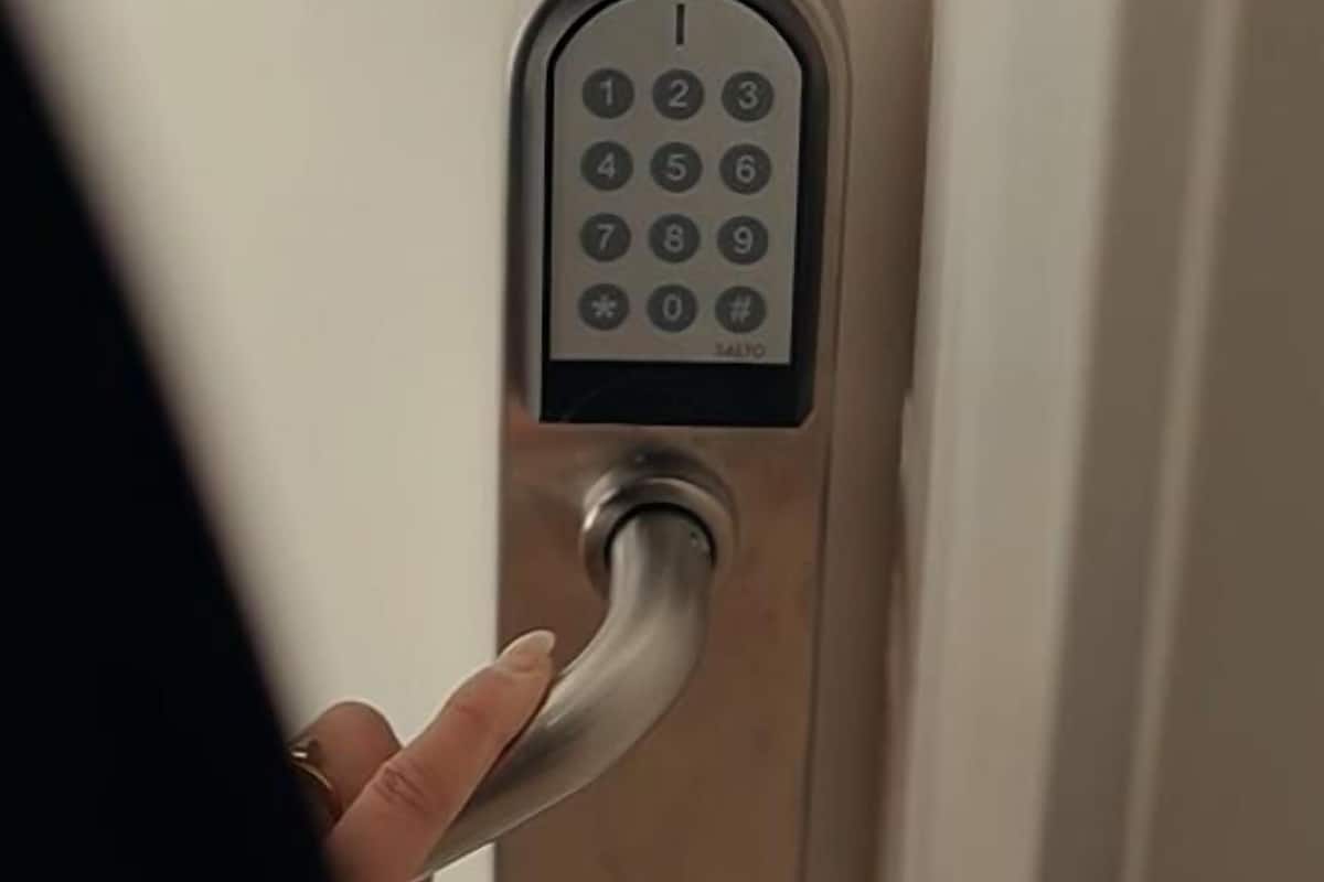 In-room safe, soundproofing, iron/ironing board, free WiFi