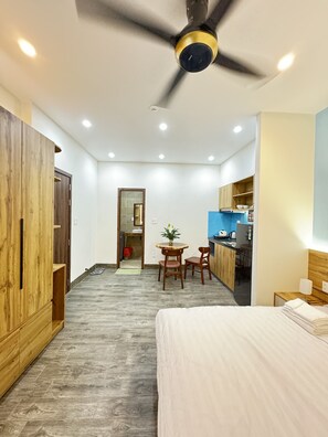 Traditional Double Room, 1 King Bed | 1 bedroom, premium bedding, down duvets, pillow-top beds