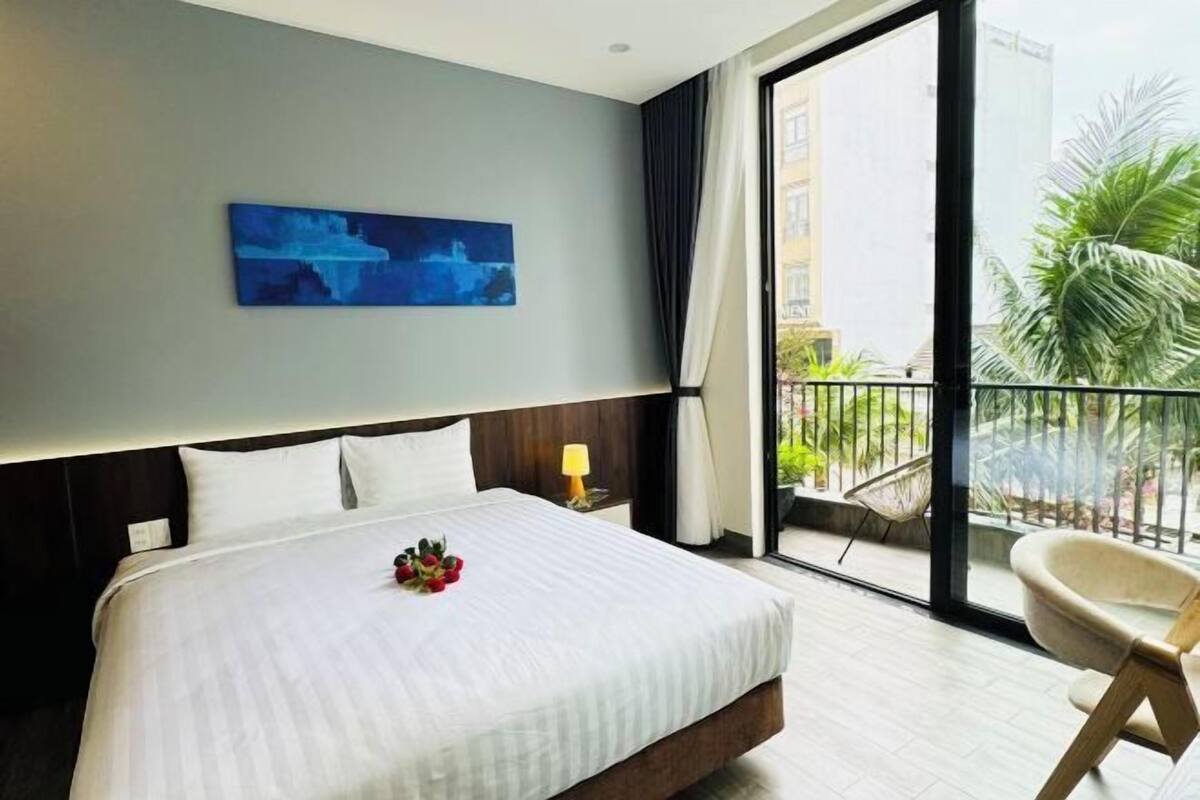 Premium bedding, down comforters, pillowtop beds