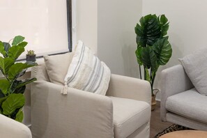 Room - Sosuite 2BR Apt w W/d, Gym, Lounge (Philadelphia)