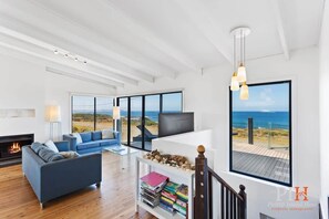 Unclassified image, 3 of 35, button - Ultimate Beachfront Retreat (Sunderland Bay)