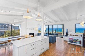 Unclassified image, 5 of 35, button - Ultimate Beachfront Retreat (Sunderland Bay)