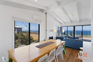 Unclassified image, 2 of 35, button - Ultimate Beachfront Retreat (Sunderland Bay)