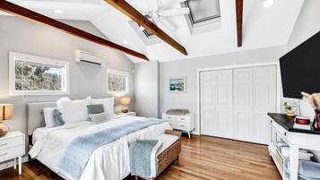 8 bedrooms, iron/ironing board, free WiFi, bed sheets