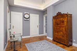 TV connectée de 50 pouces avec chaînes par câble, espaces bureaux