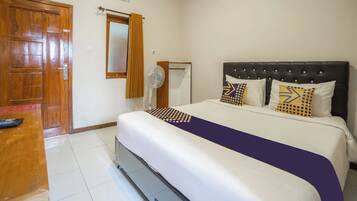 Basic Double Room | Free WiFi, bed sheets