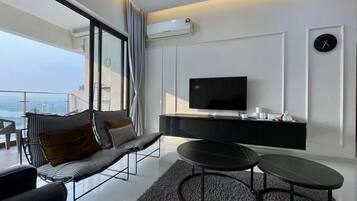 3 bedrooms, iron/ironing board, free WiFi