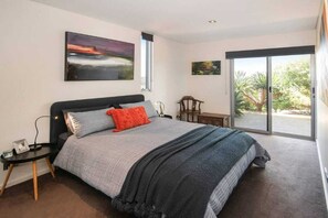 4 室のベッドルーム、アイロン / アイロン台、WiFi、ベッドシーツ