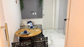 تناول الطعام