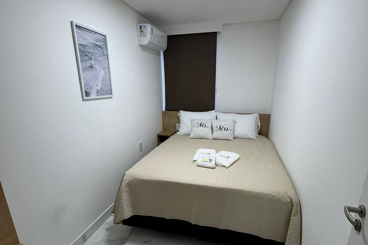 Deluxe Apartment | Premium bedding, pillowtop beds, individually decorated