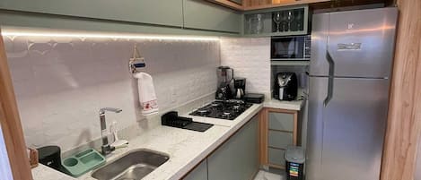 Apartamento Jardins | Eigene Küche | Wasserkocher mit Kaffee-/Teezubehör, Kühlschrank, Mikrowelle, Ofen
