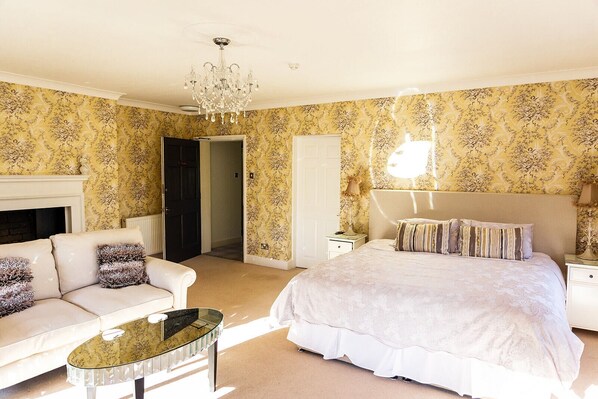 Deluxe Double Room, Ensuite, Garden View