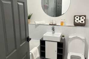 Hair dryer, toilet paper - Stunning 2-Bed Apart in the heart of Aberdeen* (Aberdeen)