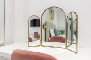 Comfort Double Room (6) | Hypo-allergenic bedding, down comforters, desk, laptop workspace - Leia Hospitality (Milan)