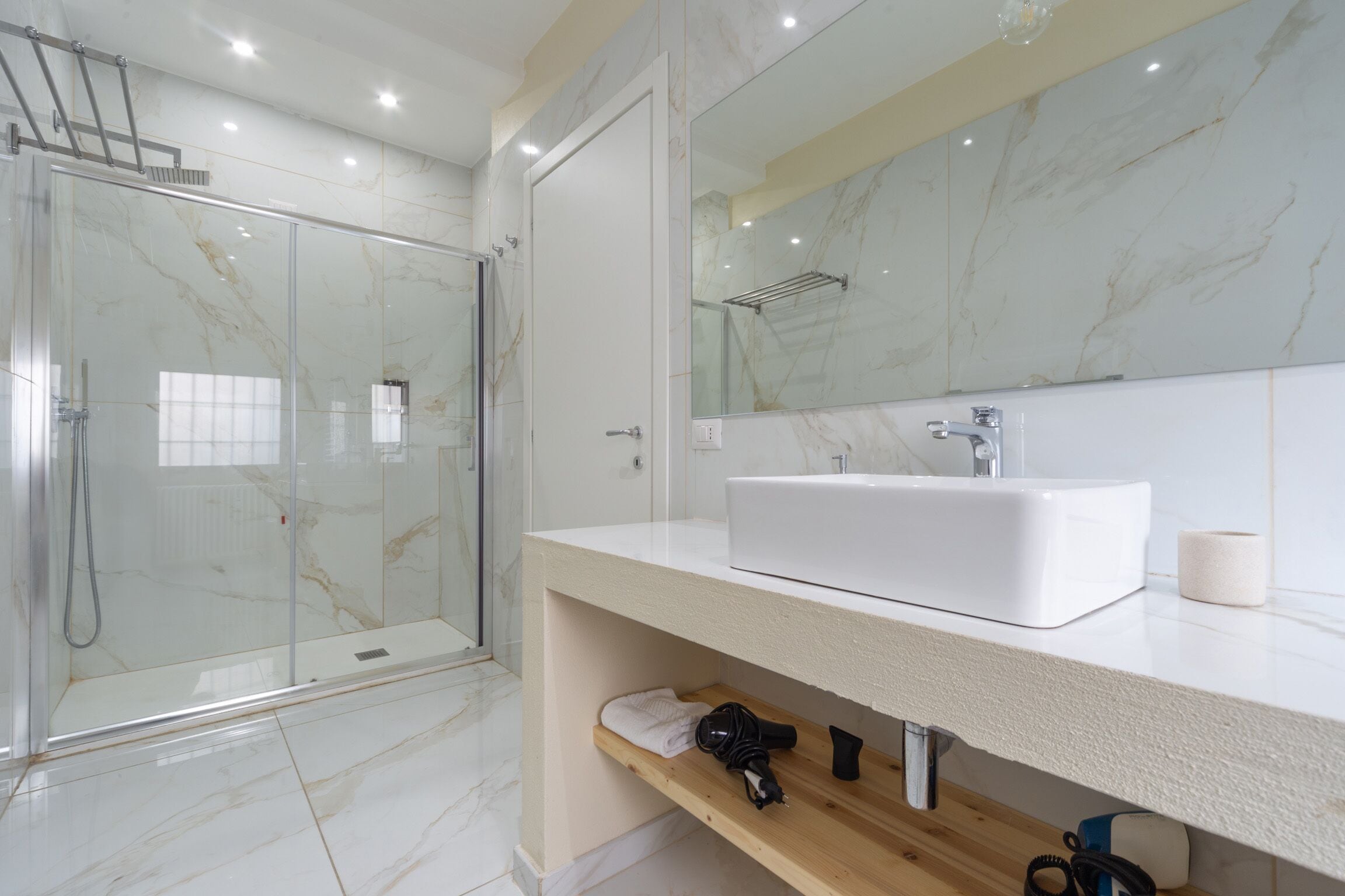 Photo - Leia Hospitality