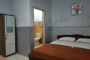 Standard Double Room | Free WiFi, bed sheets