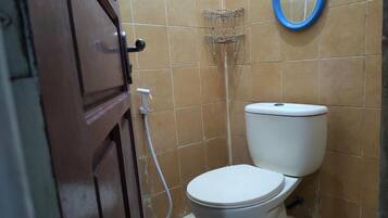 Standard Double Room | Bathroom