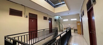 Hotel O Qq Kost Near Pantai Kebesaran Beach