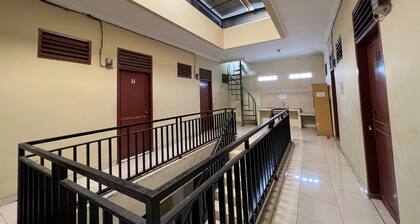 Hotel O Qq Kost Near Pantai Kebesaran Beach