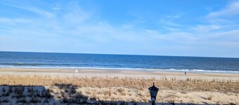 Oceanfront 5BR Townhome on Bethany Boardwalk