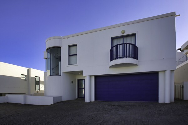 Dalene Se Seehuis Langebaan 8-sleeper - Langebaan