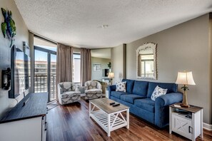 Smart TV, DVD player, stereo - 2 Bedroom 2 Bath Vacation Rental with Private Balcony (Myrtle Beach)