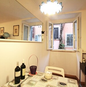 Dining - Raffy's Charming Suite at Fori Imperiali in Rome (Roma)