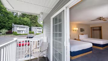 3 bedrooms, iron/ironing board, internet, bed sheets