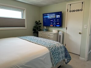 4 slaapkamers, een bureau, een strijkplank/strijkijzer, gratis wifi