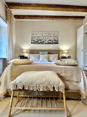 5 soverom, strykejern/-brett, wi-fi og sengetøy