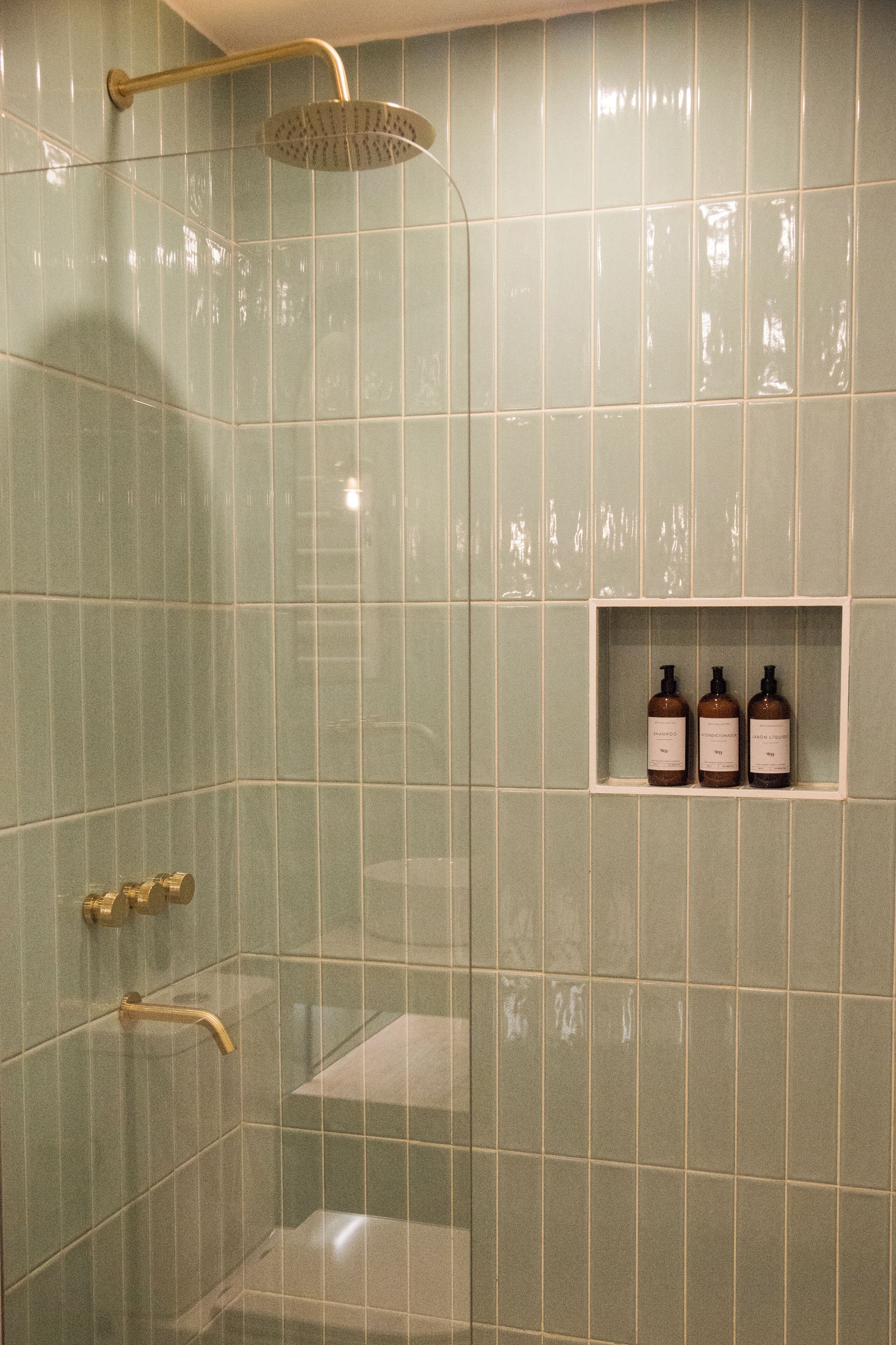 Superior Apartment, 1 Bedroom, Kitchen | Bathroom | Hair dryer, towels