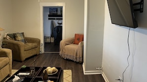 Living area - Garden House, Unit B (Hot Springs)