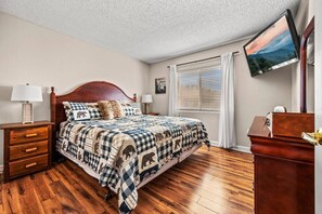2 chambres, bureau, accès au Wi-Fi (inclus), literie fournie