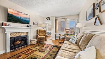 Televisie en een open haard