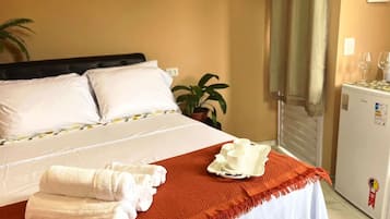 1 quarto, Wi-Fi de cortesia, roupa de cama