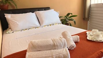 1 quarto, Wi-Fi de cortesia, roupa de cama