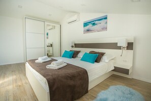 2 bedrooms, iron/ironing board, WiFi, bed sheets - Two bedroom apartment Milohanic III (Porec)