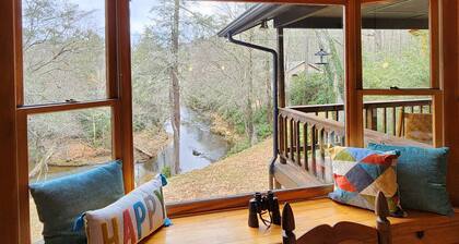 Charming 2-bedroom house on the river with resort amenities, plus golf course!!!