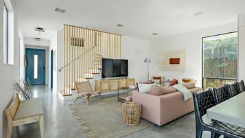 Smart TV, stereo, offices