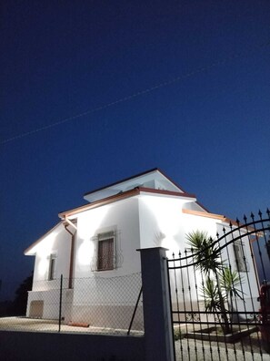 Exterior - Detached family villa  (Cattolica Eraclea)