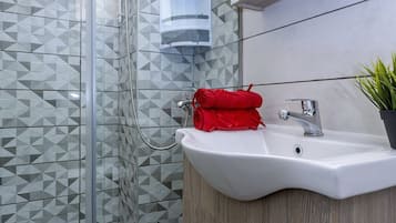 City Apartment | Bathroom
