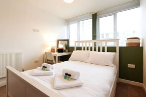 2 habitaciones, escritorio, wifi y ropa de cama 