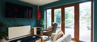 The Nest | Large Family Home | Pool Table